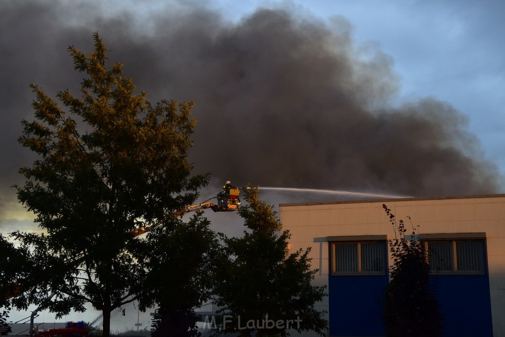Grossbrand Halle Troisdorf Kriegsdorf Junkersring P241.JPG - Miklos Laubert